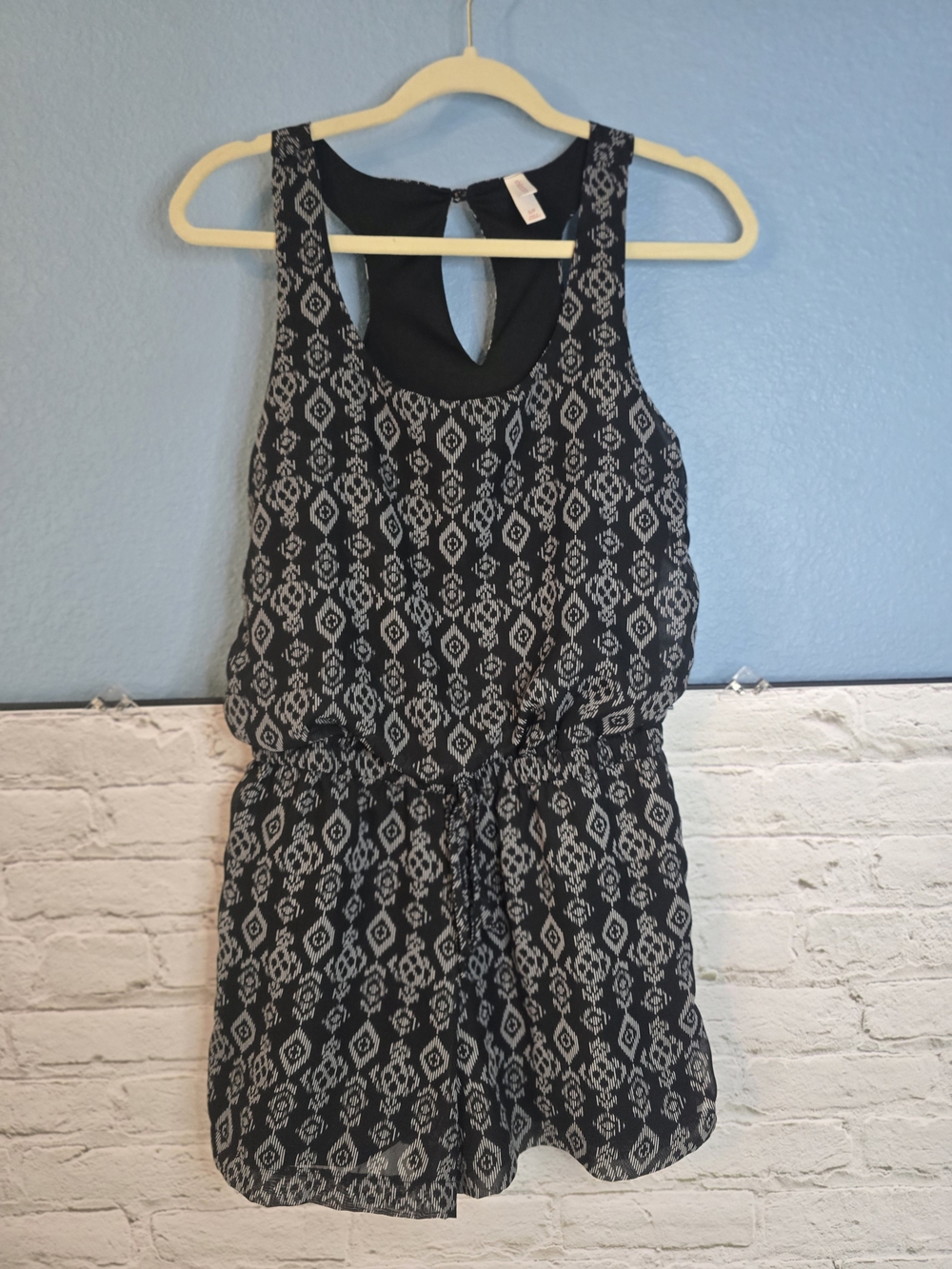 Xhilaration Black & White Sleeveless Printed Mini Dress